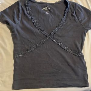 blue hollister baby tee (must have collection)